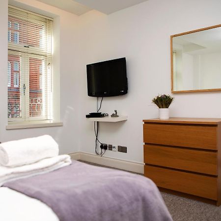 Apt 3, Trafalgar Sq Duplex, 3Rd & 4Th Floor By Indigo Flats ロンドン エクステリア 写真