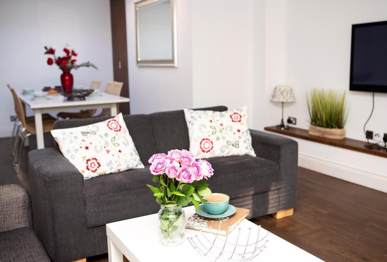 Apt 3, Trafalgar Sq Duplex, 3Rd & 4Th Floor By Indigo Flats ロンドン エクステリア 写真