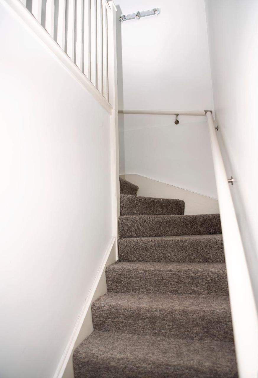 Apt 3, Trafalgar Sq Duplex, 3Rd & 4Th Floor By Indigo Flats ロンドン エクステリア 写真