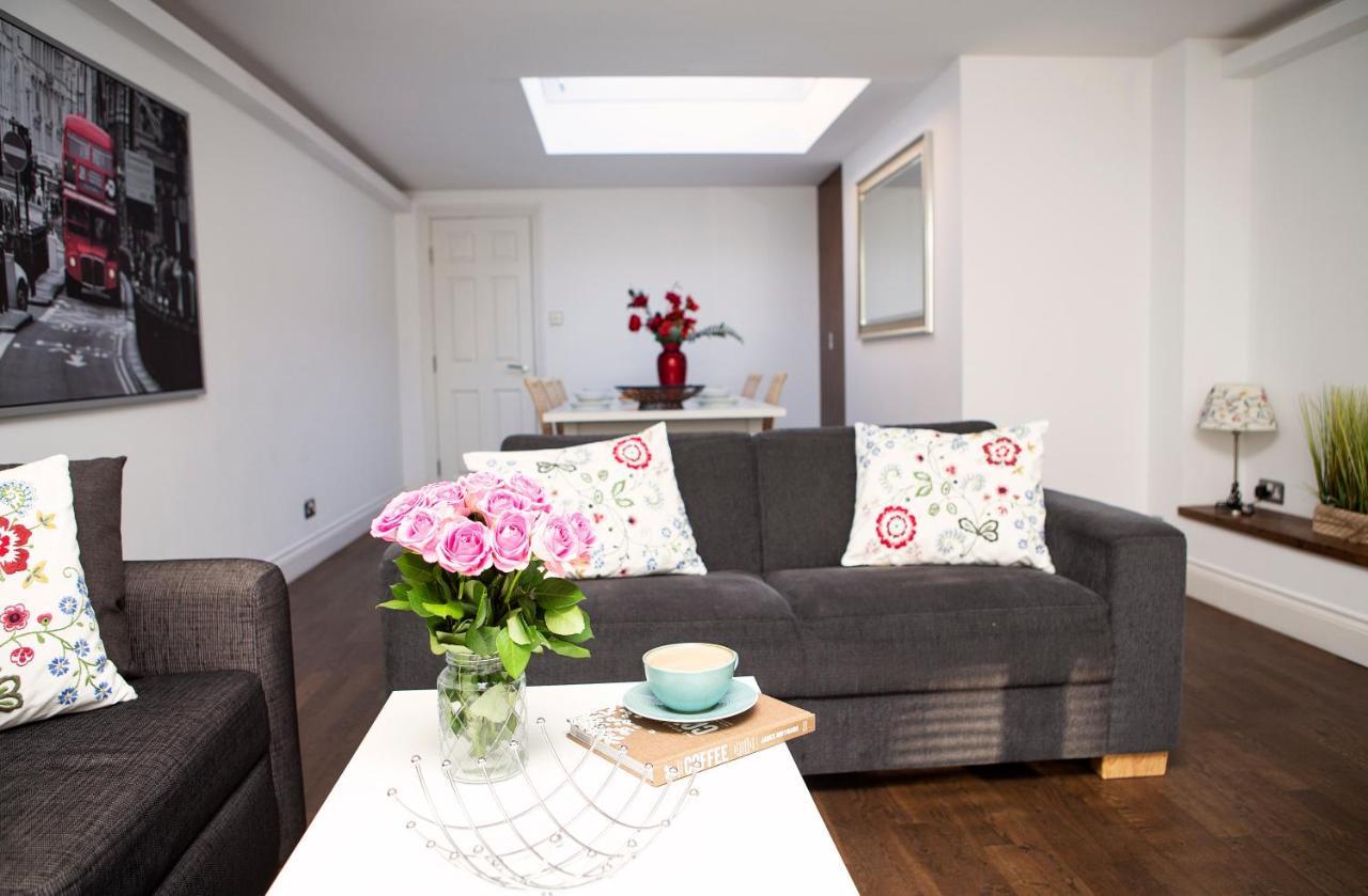 Apt 3, Trafalgar Sq Duplex, 3Rd & 4Th Floor By Indigo Flats ロンドン エクステリア 写真