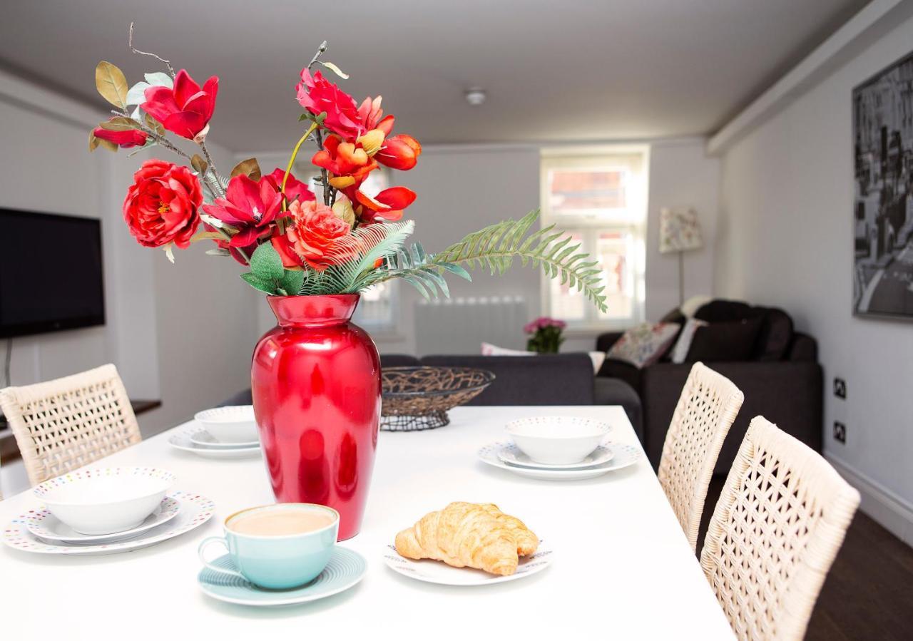 Apt 3, Trafalgar Sq Duplex, 3Rd & 4Th Floor By Indigo Flats ロンドン エクステリア 写真